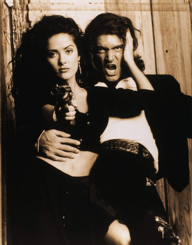 Сальма Хайек (Salma Hayek) и Антонио Бандерас (Antonio Banderas) в фотосессии для фильма «Отчаянный» (Desperado) (1995), фотография 1