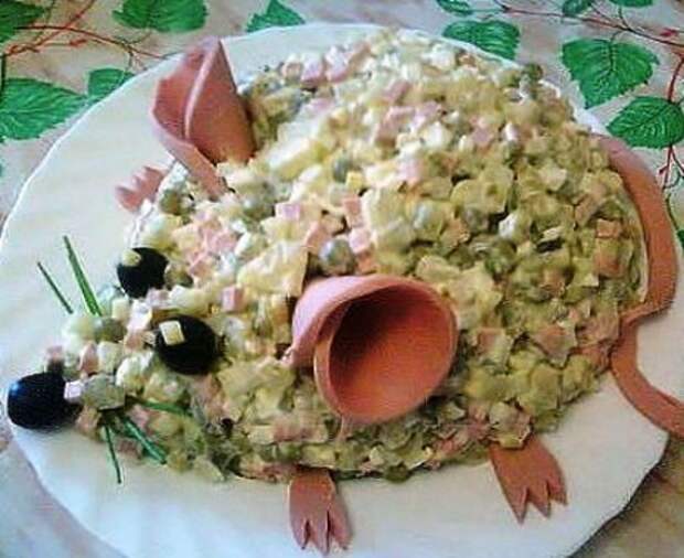 когда мужчина готовит еду