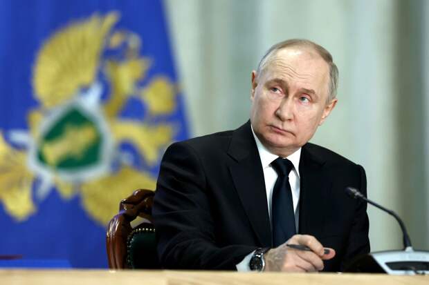 Путин поручил утвердить в 2026 году новые системы оплаты труда бюджетников