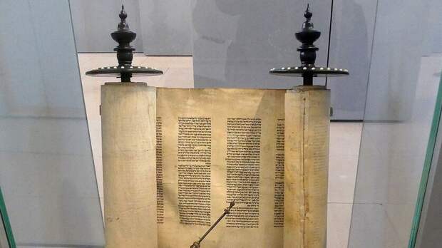 Семье в Минеральных Водах запретили вывезти в Израиль Тору