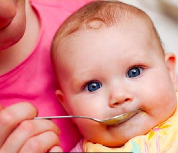 Времена изменились: 9 советов бабушек по уходу за ребенком, которым современные мамы уже не следуют