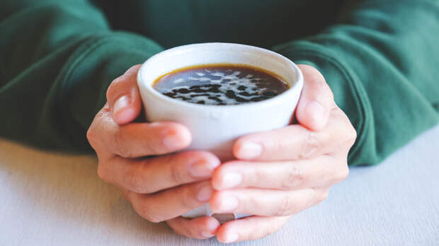 Нейробиолог Белова: безопасная норма — от двух до четырех чашек кофе в день