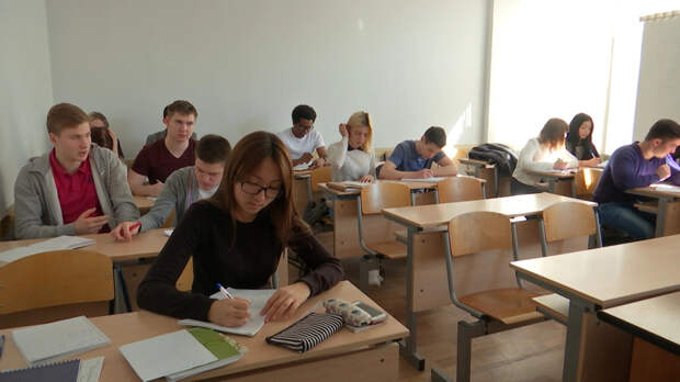 Студенты просят Дивнича защитить их от "чеченской ОПГ"