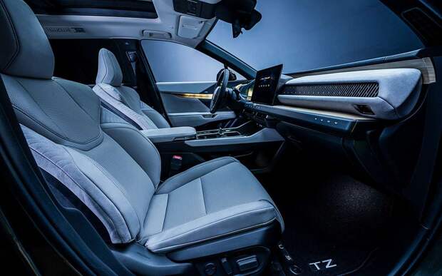 Lexus представил совершенно новый крупный кроссовер с полным приводом