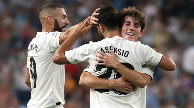 Дебют Головина, осечка Слуцкого и возвращение Фергюсона: итоги матчей в европейских футбольных чемпионатах