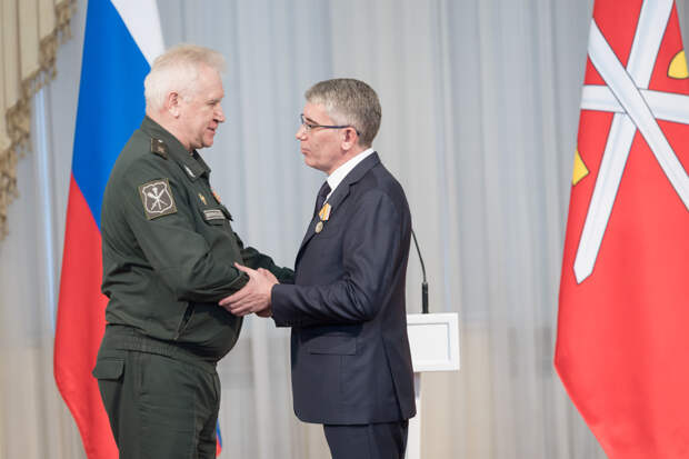 Тульский губернатор удостоен медали Минобороны "За помощь и милосердие"