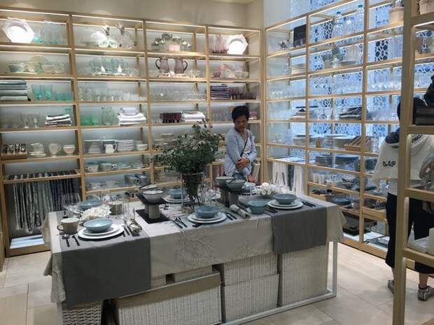 Unlike the coordinated chaos you're often faced with in a Zara fashion outlet, Zara Home is curated with neat precision.