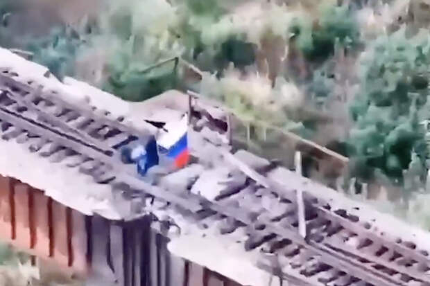 Российский военный раскрыл подробности боев с ВСУ внутри железнодорожного моста на СВО