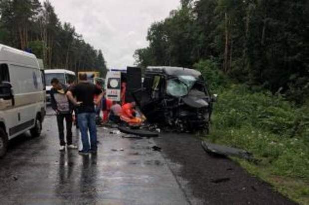 Во Львовской области в крупном ДТП пострадало 8 человек