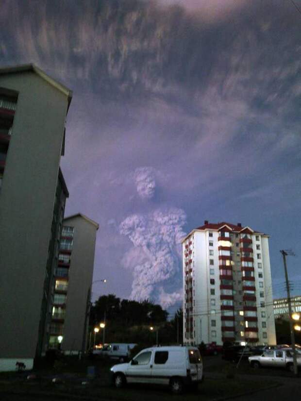 Гигант возникший в следствие извержения вулкана в Чили небо, облака, формы