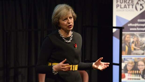 Сильно напоминает истерику, которую надо уже лечить: Сатановский высказался о претензиях Мэй к России