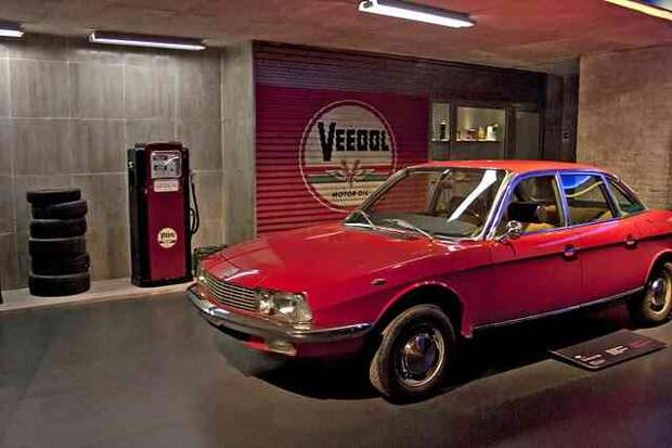 Музей авто истории в турине, италия. (трафик)