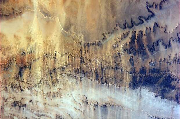 NASA ко Дню Земли показало лучшие снимки нашей планеты