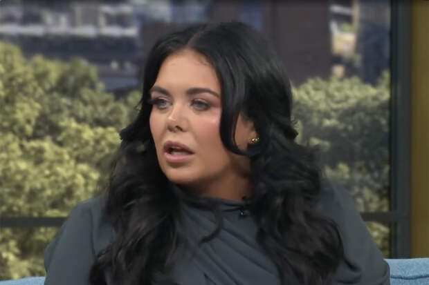 Звезда реалити-шоу пожаловалась на ужасную вонь от участников проекта