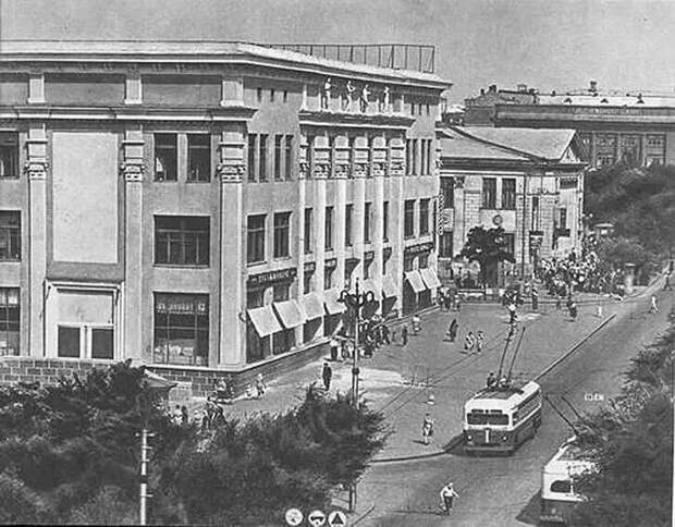 42. Центральный универмаг города. Донецк, 1962 год