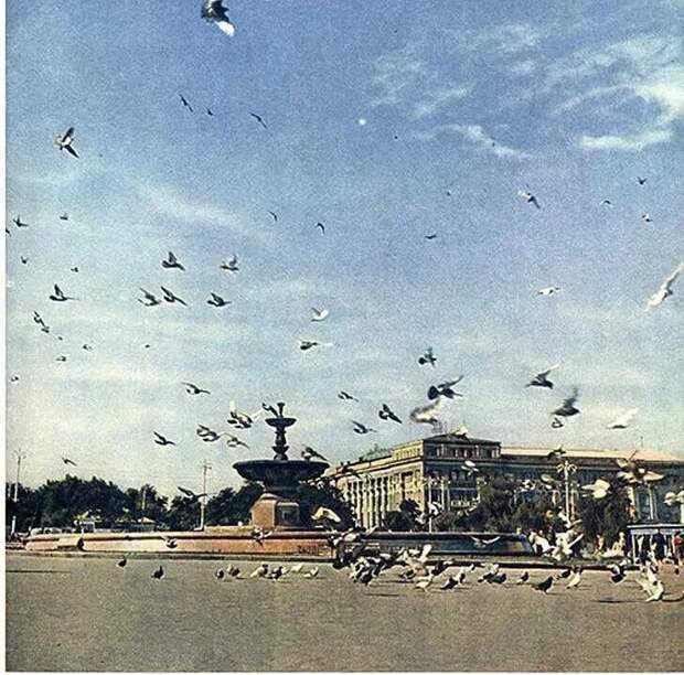 4. Фонтан на площади Ленина. Донецк, 1962 год