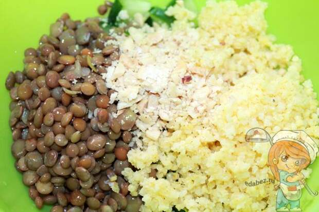 посыпаем измельченными орехами посыпаем измельченными орехами
