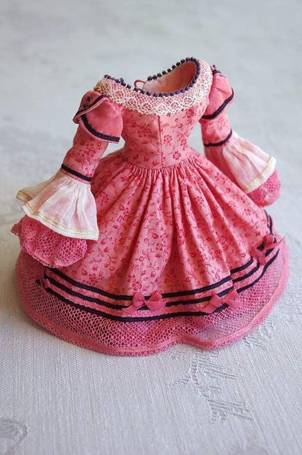 Как сшить кукле красивое платье