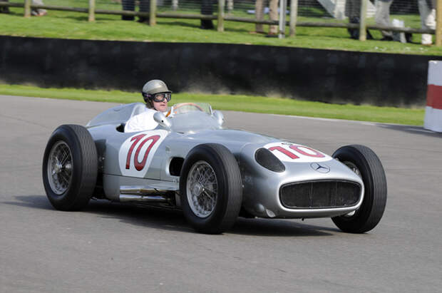 Автомобиль Mercedes W196