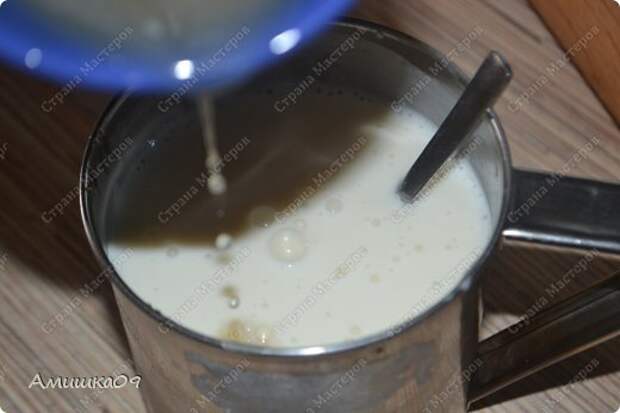 114.43 ккал на 100 г Ингредиенты: Кефир (любой жирности) — 2 стакана ( можно использовать ряженку, снежок, тогда вообще не нужно будет мед добавлять) мед - 2-3 ст. л. Ванильный сахар — 1 пакетик Желатин — 1 ст. ложка фото 4