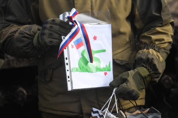 С Днем защитника Отечества: поздравления с 23 февраля своими словами, в стихах и прозе