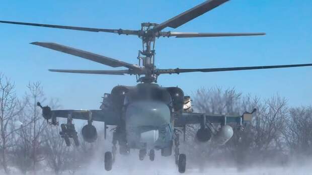 Экипаж Ка-52М поразил бронетехнику ВСУ в зоне спецоперации