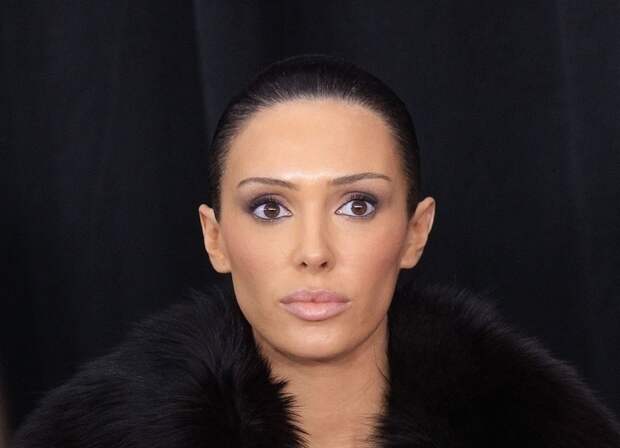 «Миссис Ковбойша»: жена Канье Уэста снялась в белье со стразами