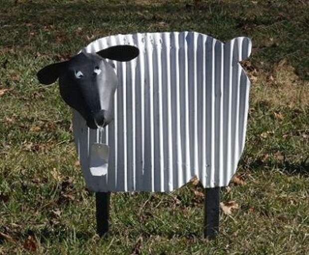 Yard Art- Tin Sheep wouldn't this be cute in or near a flower or vegetable garden?: 