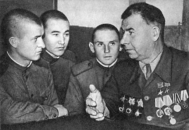 Подвиг танкиста. Один против трех