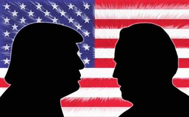На фото (слева направо): силуэты Дональда Трампа и Джо Байдена на фоне флага США