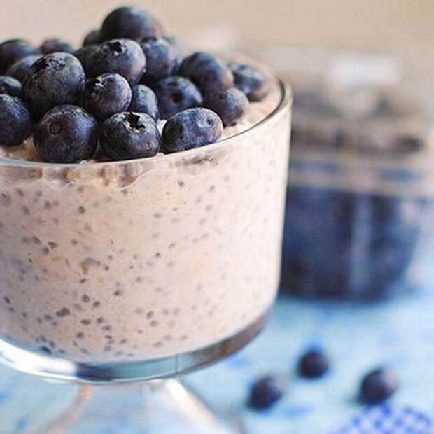 Овсянка больше не будет скучной: 6 простых и вкусных летних рецептов