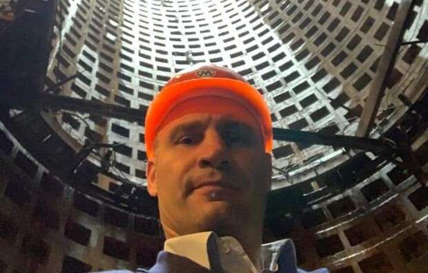 Кличко обвинил Зеленского в том, что Киев не убран от снега и льда