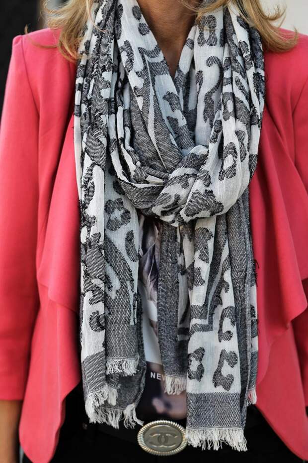 Jacket-Society-Our_Cosmo_Jacket_Mixed_With_A_Burnout_Print_Scarf-1053