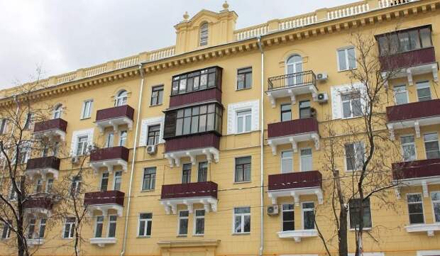 Фасады 25 домов в стиле неоклассики отреставрировали на востоке столицы