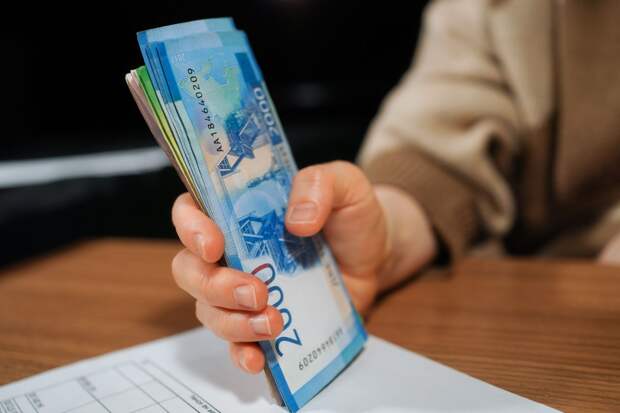 Средняя зарплата в сфере перестрахования превысила 400 тыс. рублей