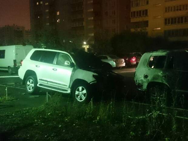В Челябинске владельцы сгоревших авто пообещали полмиллиона за «голову» поджигателя