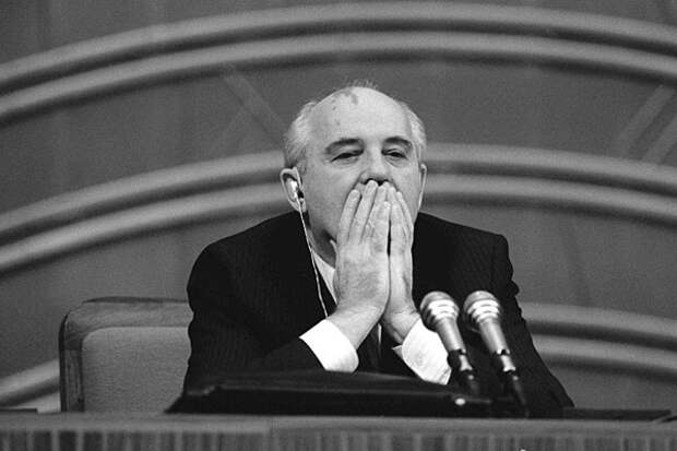 Хрущёв и Горбачёв. Знак предательства