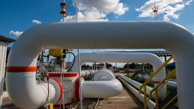 «Обреченность системы»: почему Россия остается очень дорогой бензоколонкой