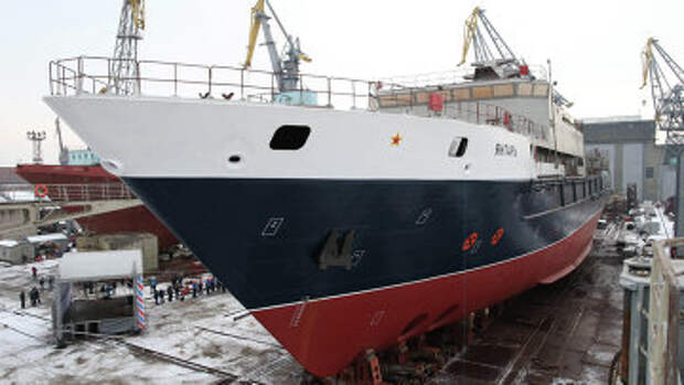 Спуск на воду океанографического судна Янтарь