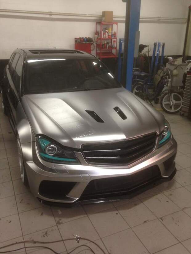 Mercedes C63 AMG Black Series в стиле MB Petronas F1 Team Mercedes C63 AMG Black Series в стиле MB Petronas F1 Team amg, c63, f-1, mercedes-benz, petronas, авто, тюнинг