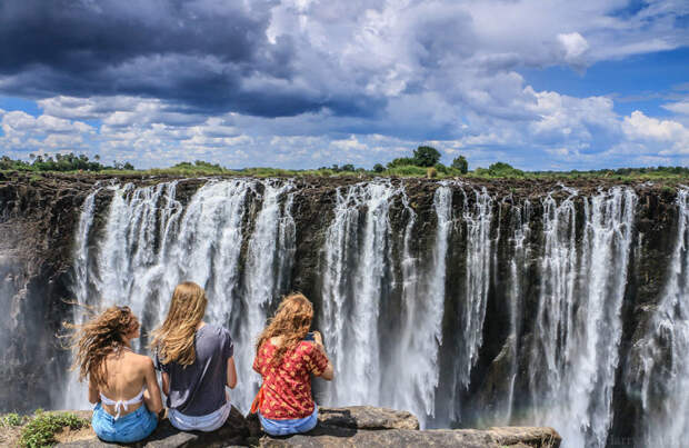 Победитель в категории «люди и природа»: Водопад чудес. Автор: Harry Randell, Зимбабве.