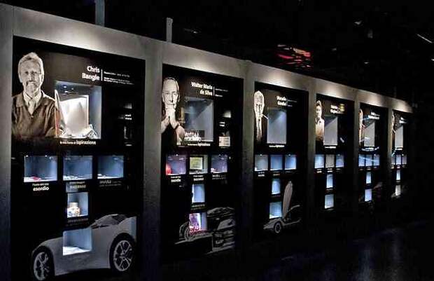 Музей авто истории в турине, италия. (трафик)