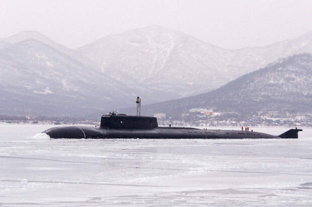 Атомный подводный крейсер "Томск" завершил двухмесячную вахту в Тихом океане