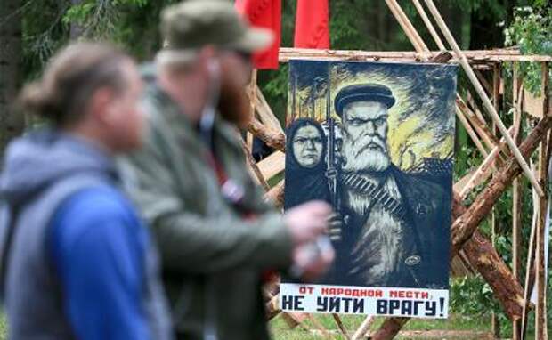 Рига в ярости: Путин выплатит борцам с «лесными братьями» по тысяче евро