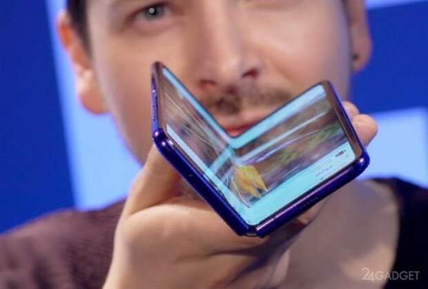 Названа причина поломки складных смартфонов Samsung Galaxy Fold (9 фото) Названа причина поломки складных смартфонов Samsung Galaxy Fold (9 фото)