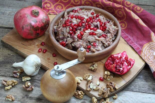 Фасоль с орехами и гранатом Фасоль с орехами и гранатом