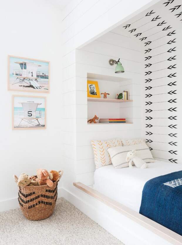 Винтажная мебель, плетеные корзины и сундуки: простые способы хранить детские игрушки