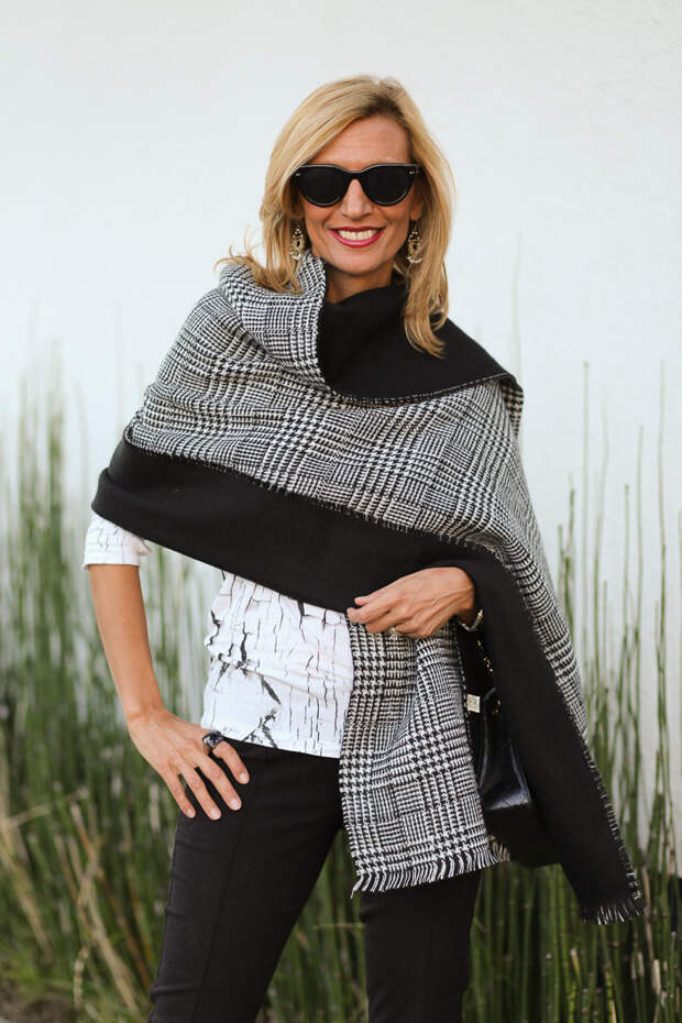 Jacket-Society-Reversible Houndstooth wraps-9534