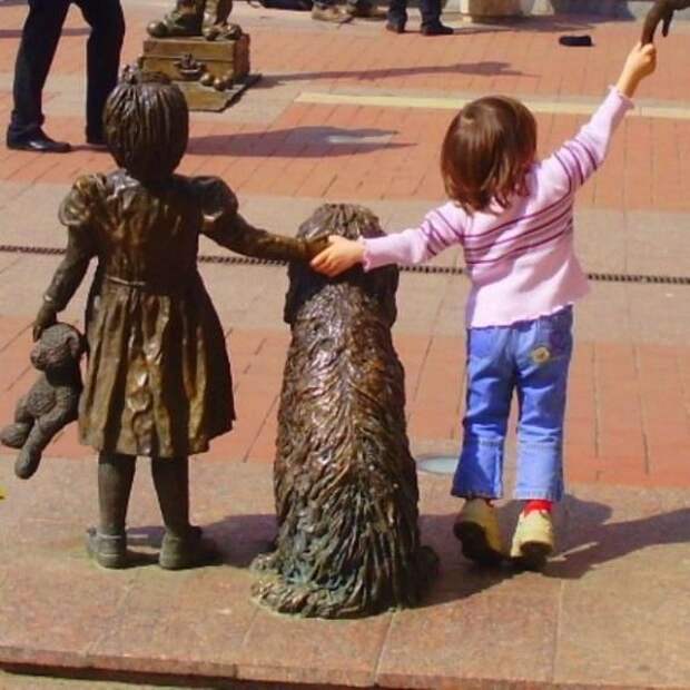 Прикольные фото со статуями