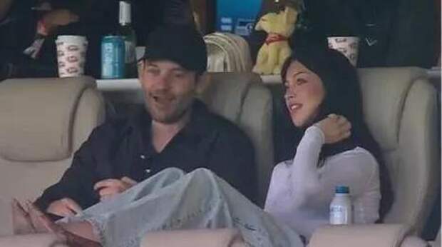 50-летний Тоби Магуайр закрутил роман с 20-летней блогершей: фото Мишки Силва, которая очаровала паучка